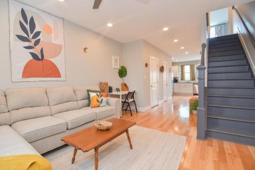 Gallery image of Beautiful Home w/ Rooftop Deck Within A 5 Mintue Walk To Johns Hopkins Hospital in Baltimore