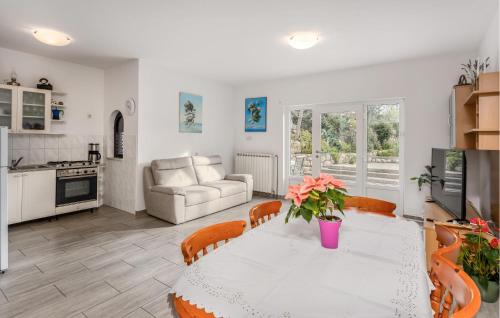 Amazing Apartment In Novi Vinodolski With Wifi