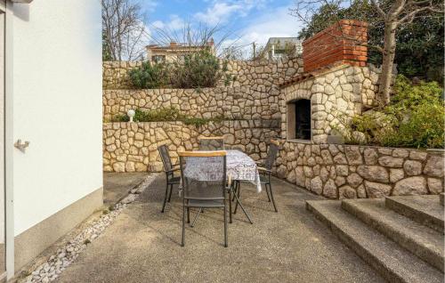 Amazing Apartment In Novi Vinodolski With Wifi