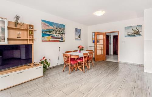 Amazing Apartment In Novi Vinodolski With Wifi