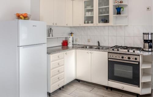 Amazing Apartment In Novi Vinodolski With Wifi