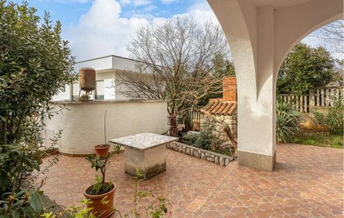 Amazing Apartment In Novi Vinodolski With Wifi