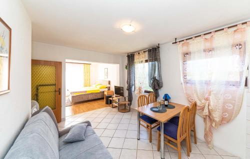 One-Bedroom Apartment In Kastel Kambelovac