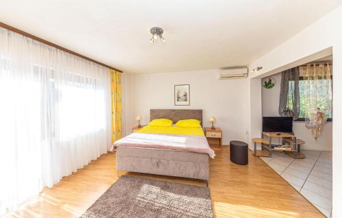One-Bedroom Apartment In Kastel Kambelovac
