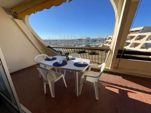 Studio cabine pour 4 avec piscine et parking à Port Camargue - FR-1-250-207