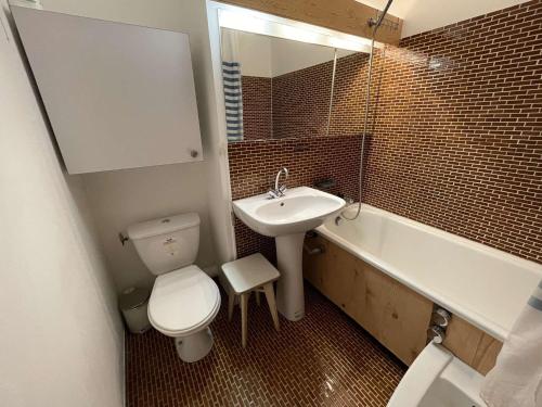 Studio cabine pour 4 avec piscine et parking à Port Camargue