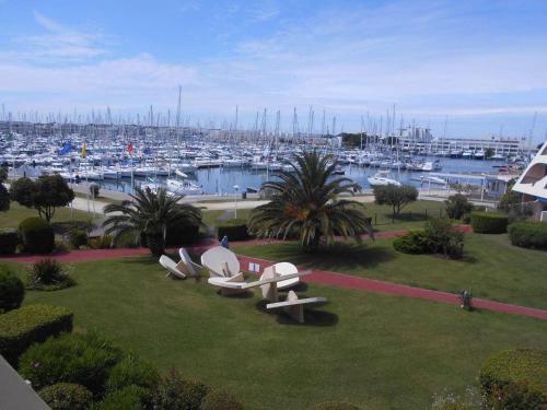 Studio cabine pour 4 avec piscine et parking à Port Camargue