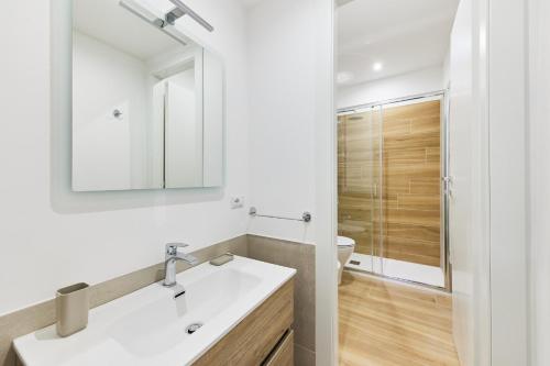 iFlat Lovely Modern Apartment