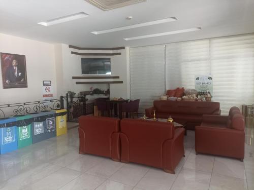 Zona de estar de Udi Hotel