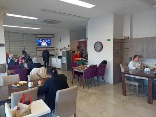 Clientes alojados en Udi Hotel