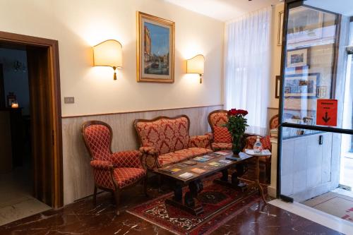 Hotel Tivoli Image