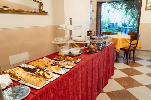 Φαγητό σε αυτό το ξενοδοχείο ή κάπου εκεί κοντά