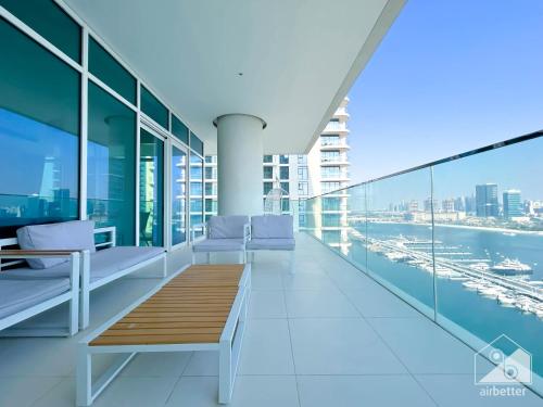Luxurious Beach front Apt with balcony Dubai Marina