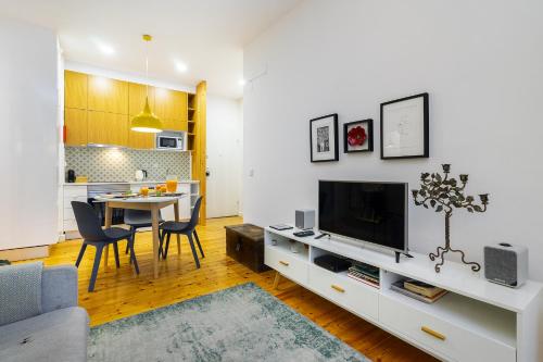WHome Dreamy Living Your Chic Graça Retreat
