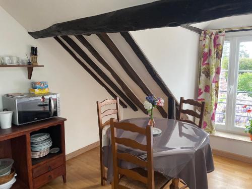 Photo de la galerie de l'établissement Appartement 1 chambre et Mezzanine, à Hargeville