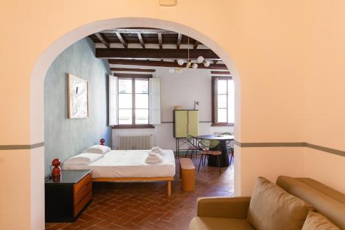 Stunning & Sunny Studio near Piazza Santo Spirito