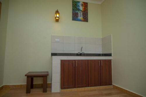 Virtuvė arba virtuvėlė apgyvendinimo įstaigoje MT. Rwenzori Golf Resort & Spa