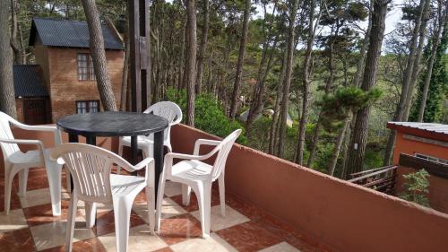 Un balcón o terraza en casa 3 con a 2 cuadras del mar