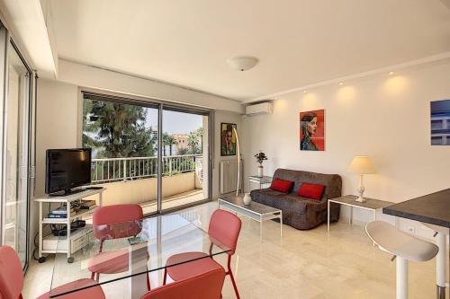Brand new 1 bedroom in the hert of Cannes