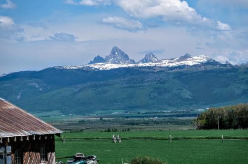 Pogled na planine ili pogled na planine iz vikendica