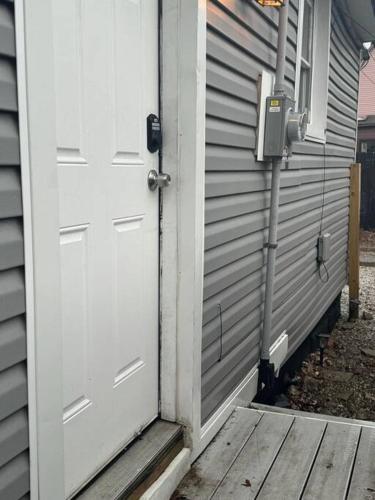 Gambar di galeri bagi Little house on 47th di Cleveland