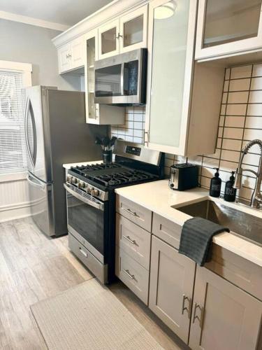 Dapur atau dapur kecil di Little house on 47th