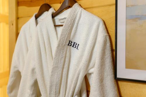 ブロークン・ボウにあるBison Boot Lodge & Tipi - Hot Tub - Fireplaceのギャラリーの写真