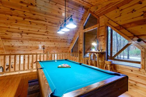 Bison Boot Lodge & Tipi - Hot Tub - Fireplaceにあるビリヤード台