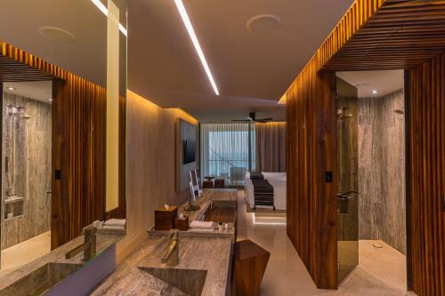 Koupelna v ubytování Solaz, a Luxury Collection Resort, Los Cabos