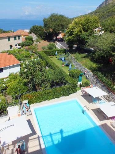an overhead view of a swimming pool at a resort at Hotel Murmann in Maratea