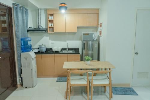 209 Davao City Northpoint Condo 2 Bedrooms free pool fast wifi and netflix 주방 또는 간이 주방