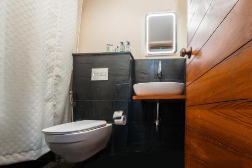 Un baño de Treebo Premium The Memoir, Ramdaspeth