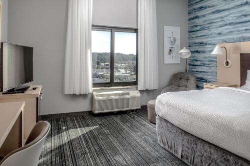 Letto o letti in una camera di TownePlace Suites by Marriott Savannah Airport