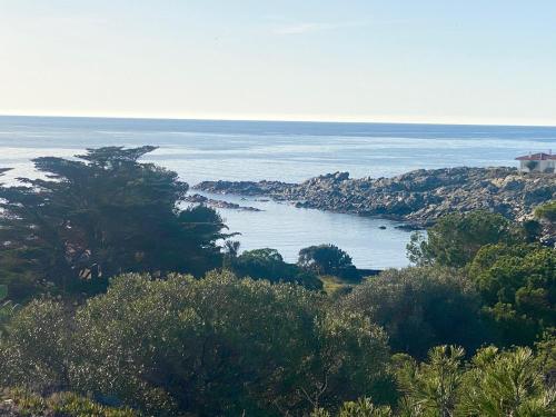Fotografie z fotogalerie ubytování Maison de pêcheur superbe vue mer, grand jardin v destinaci Cadaqués