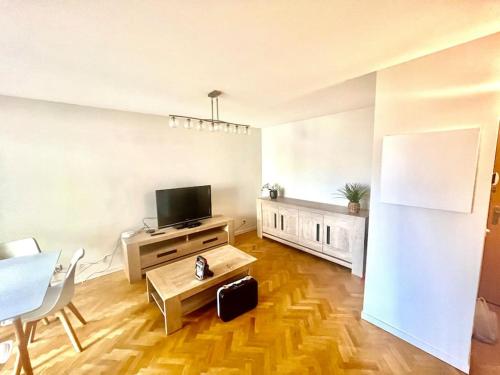 Photo de la galerie de l'établissement Le Sept avec parking, transfert, à Vaires-sur-Marne