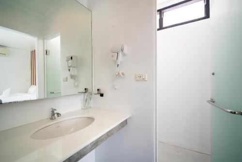 Ένα μπάνιο στο Helens hotel