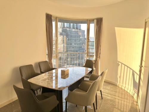 Χώρος καθιστικού στο Shanghai Shining River Apartment -Near the Bund