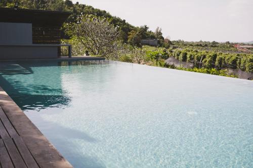 Πισίνα στο ή κοντά στο La Plantation Villa