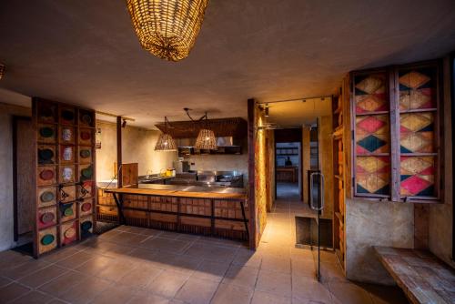 Una cocina o zona de cocina en White Moon Resort