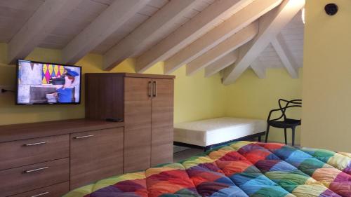 TV a/nebo společenská místnost v ubytování Residence Luna di Monza