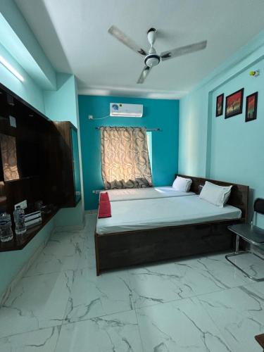 Katil atau katil-katil dalam bilik di Garden Guest House 250m from VFS Global & Rene Tower , acropolis mall