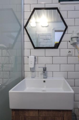 Bilik mandi di Limon Inn Hotel, Taşucu
