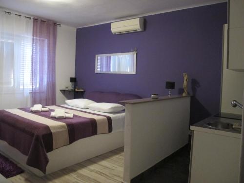 Rooms And Apartment Stambuk II