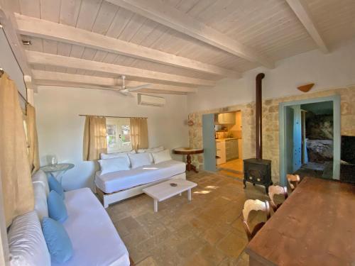Olive Grove Cottage - Excellent View