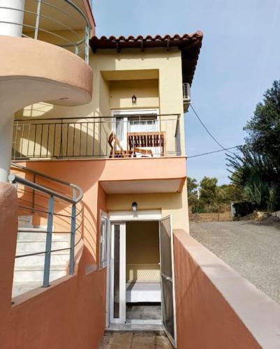Balkoni atau teres di Sun, Sea & Zest, 100m to beach!