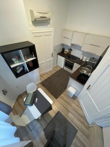 Roland Apartment Downtown - Pope Subway 1081 Budapest, 32 Népszínház utca kép - 3
