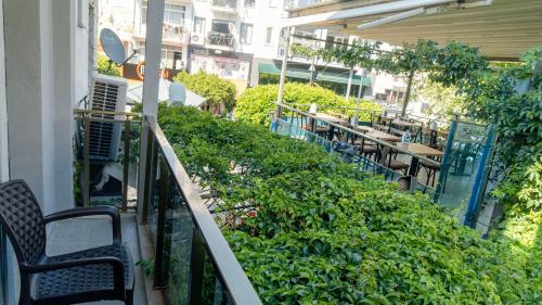 Κήπος έξω από το Port Marmaris Rooms