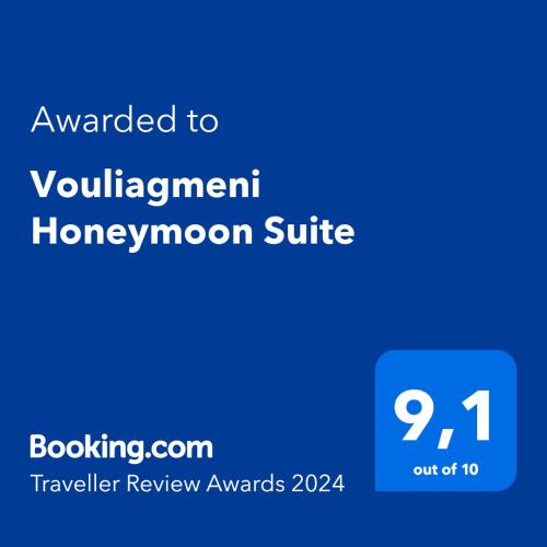 Certificado, premio, señal o documento que está expuesto en Vouliagmeni Honeymoon Suite