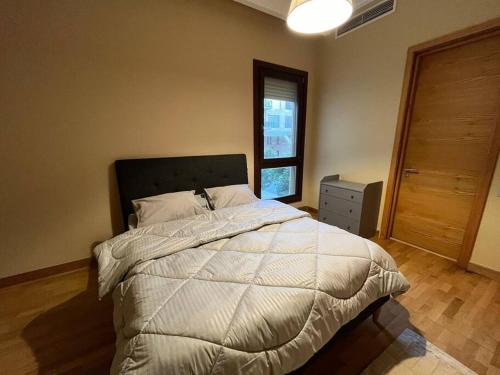 Postel nebo postele na pokoji v ubytování Luxurious 2 bedroom apartment
