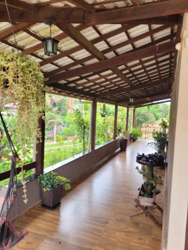 Taman di luar Refúgio Bonanza